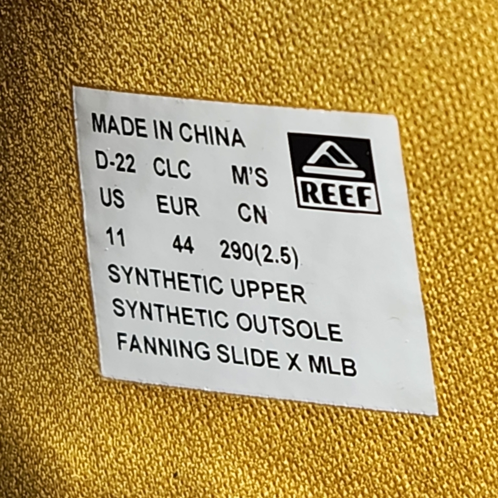 REEF San Diego Padres Fanning Bottle Opener Slides - Picture 13 of 14